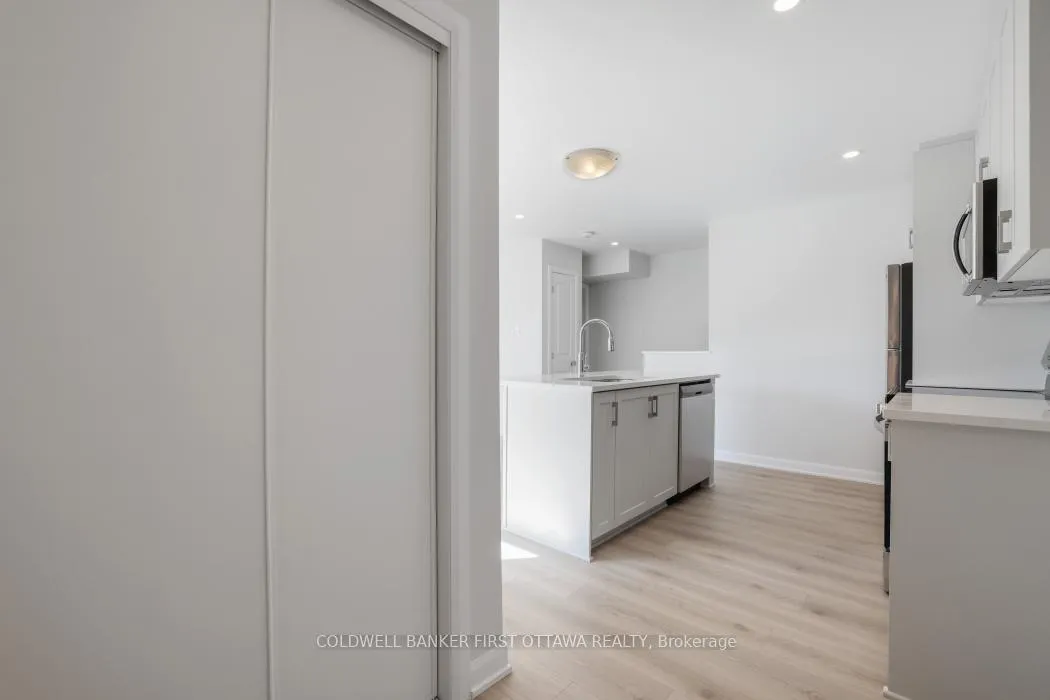 Photo 6 of 917 Creekway Private, Ottawa, Kanata - Kanata Lakes/Heritage Hills — HOMEH