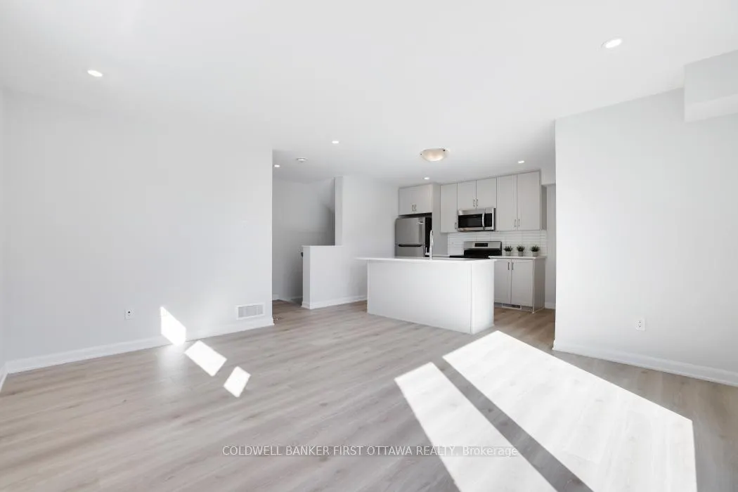 Photo 8 of 917 Creekway Private, Ottawa, Kanata - Kanata Lakes/Heritage Hills — HOMEH