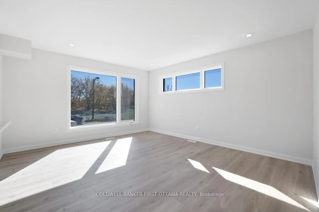 Photo 10 of 917 Creekway Private, Ottawa, Kanata - Kanata Lakes/Heritage Hills — HOMEH