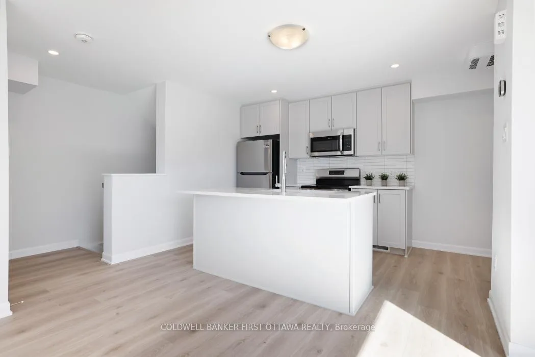 Photo 12 of 917 Creekway Private, Ottawa, Kanata - Kanata Lakes/Heritage Hills — HOMEH