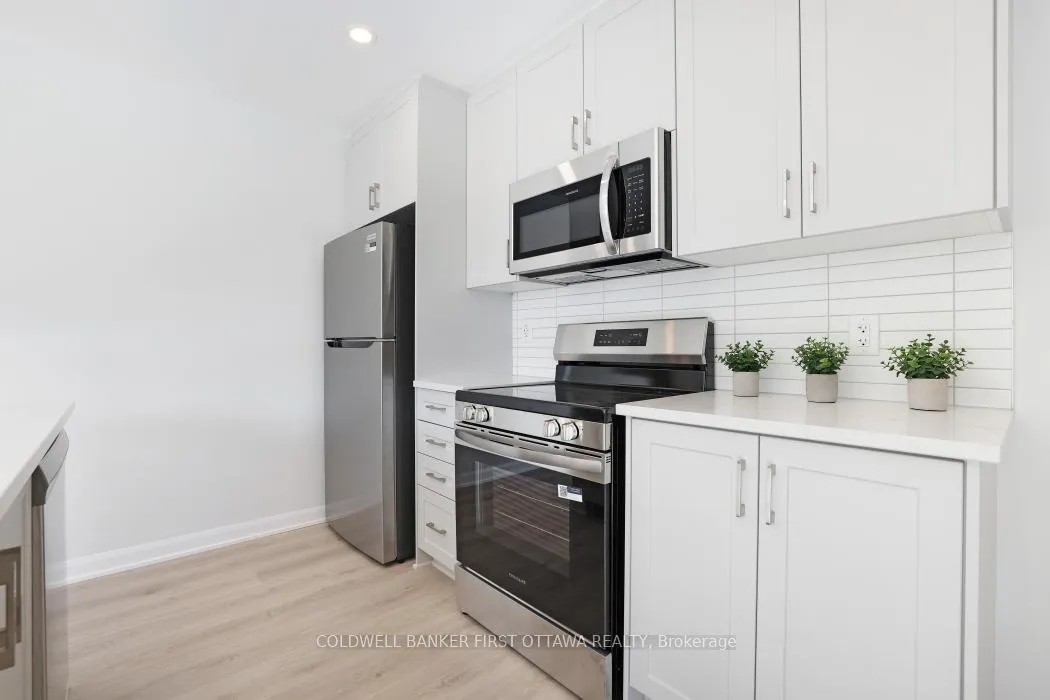 Photo 13 of 917 Creekway Private, Ottawa, Kanata - Kanata Lakes/Heritage Hills — HOMEH
