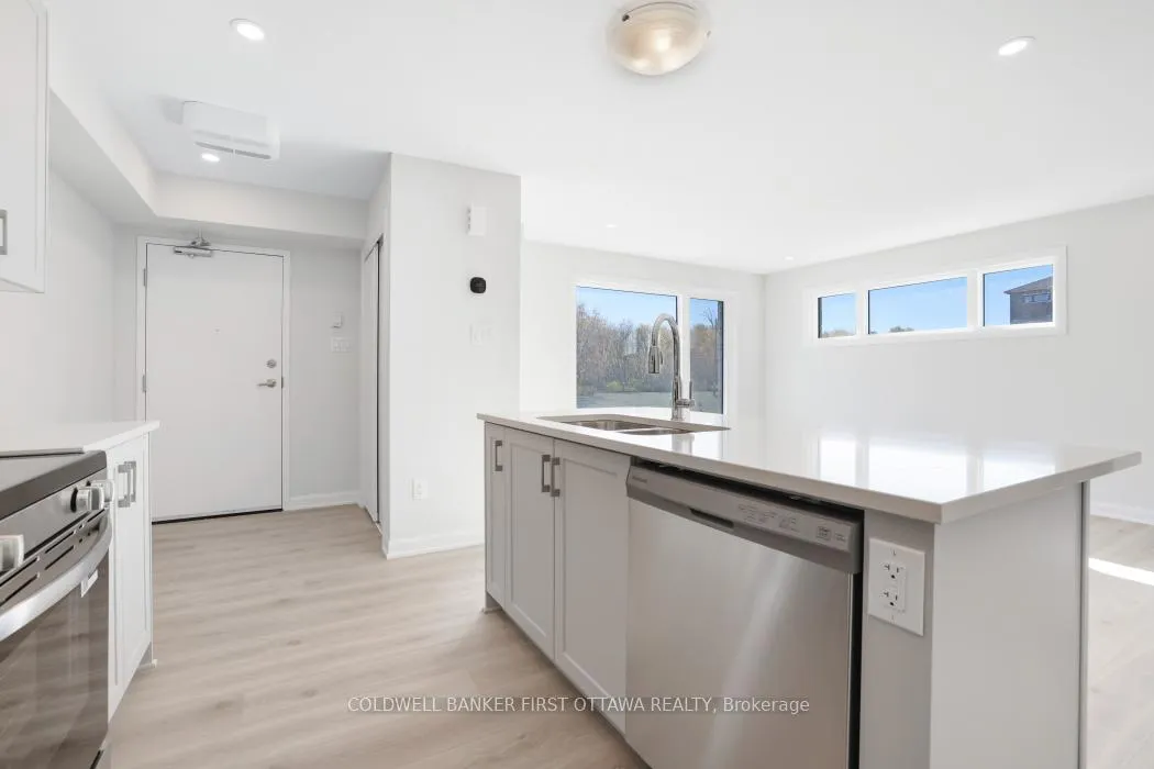 Photo 15 of 917 Creekway Private, Ottawa, Kanata - Kanata Lakes/Heritage Hills — HOMEH