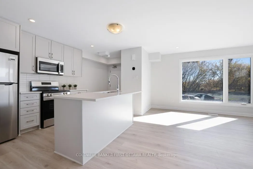 Photo 17 of 917 Creekway Private, Ottawa, Kanata - Kanata Lakes/Heritage Hills — HOMEH