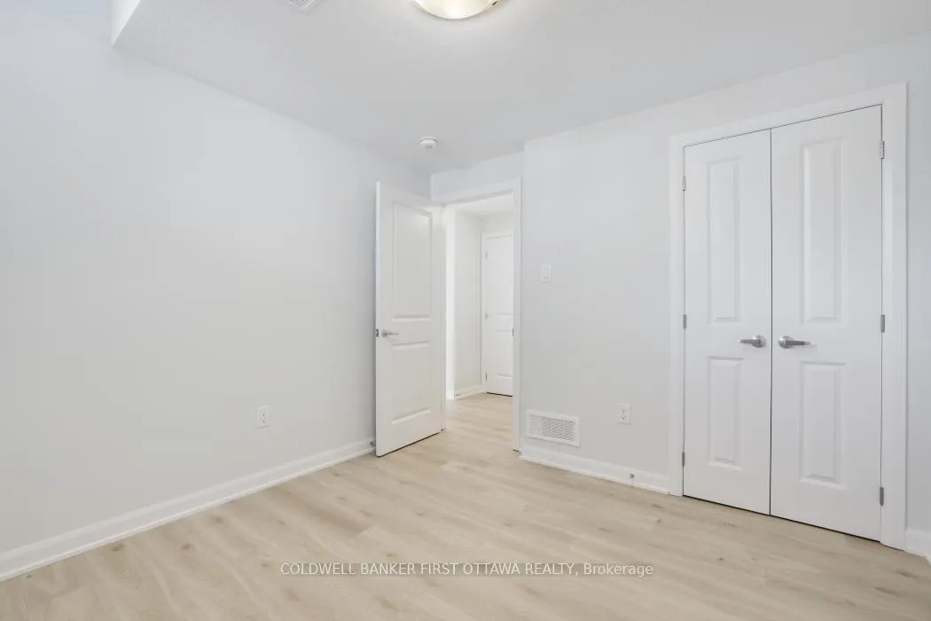 Photo 22 of 917 Creekway Private, Ottawa, Kanata - Kanata Lakes/Heritage Hills — HOMEH