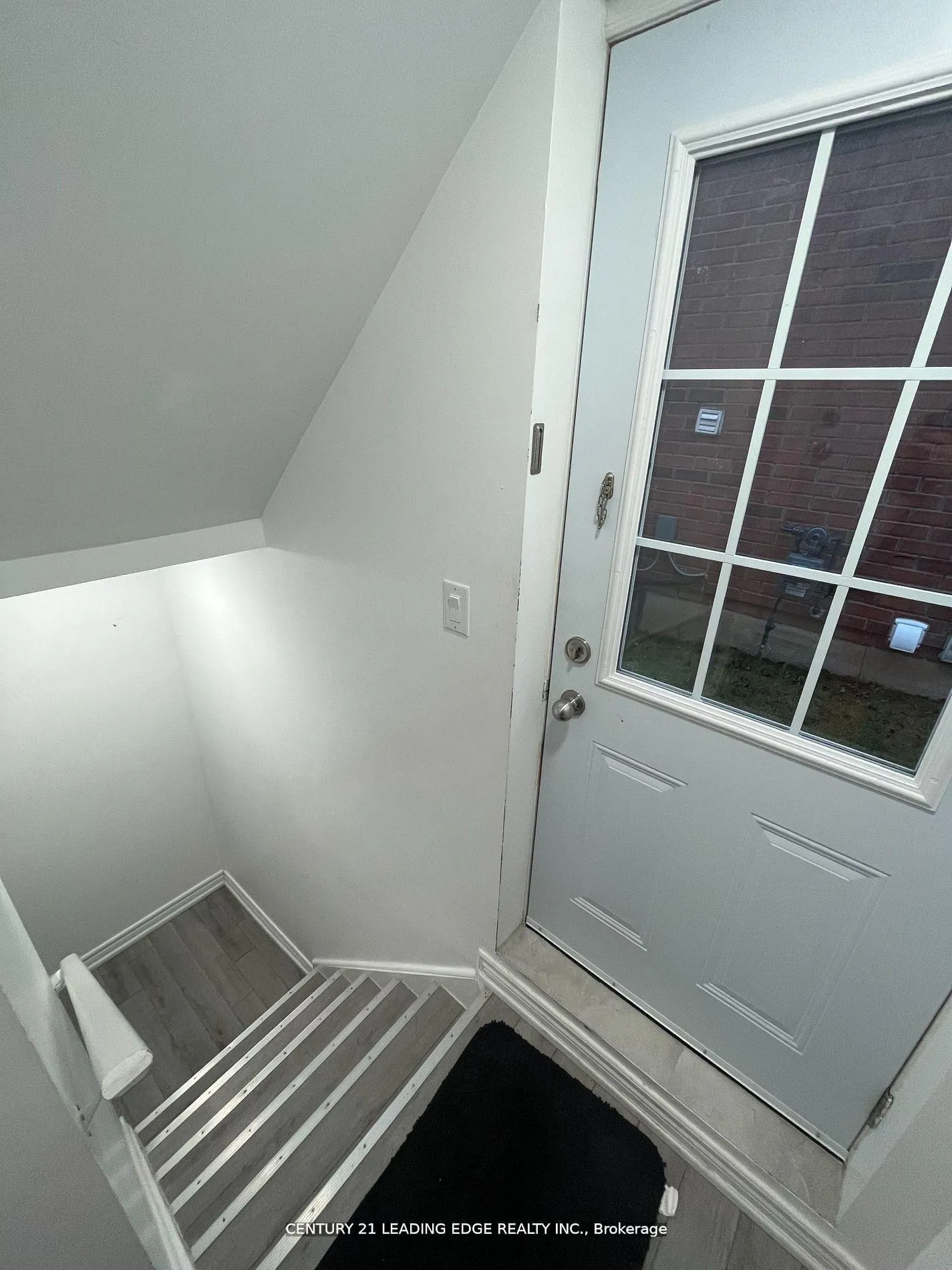 Photo 2 of Unit Lower, 11 Deforest Drive, Brampton, Fletcher's Meadow — HOMEH