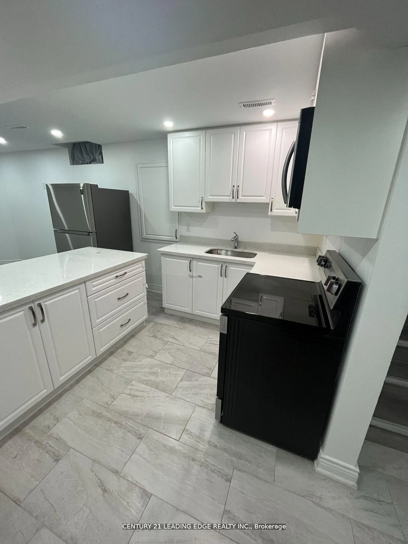 Photo 4 of Unit Lower, 11 Deforest Drive, Brampton, Fletcher's Meadow — HOMEH
