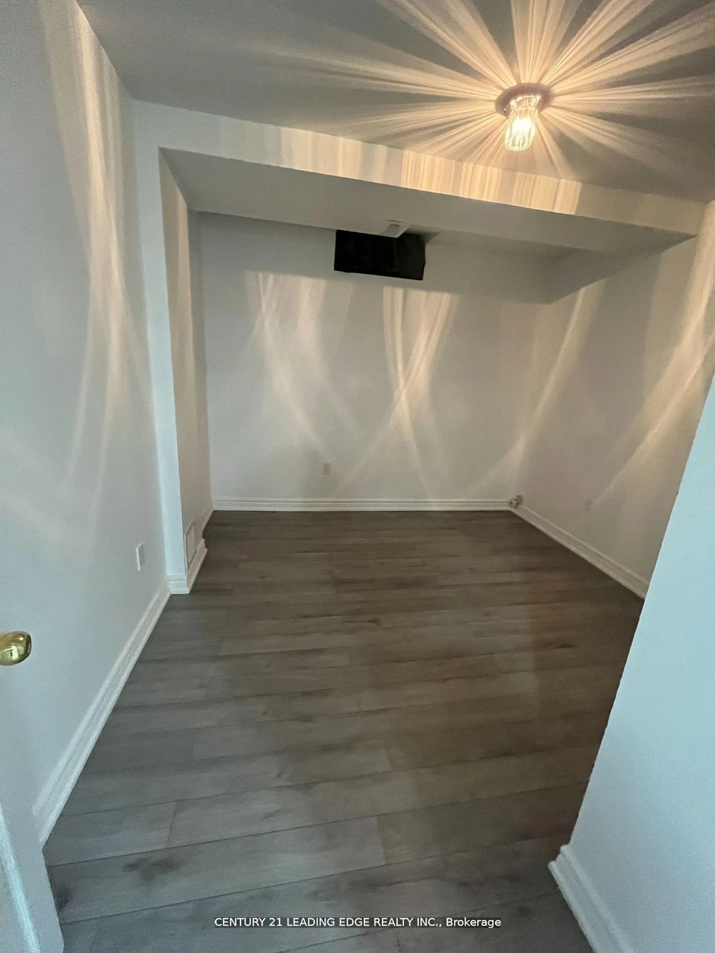 Photo 8 of Unit Lower, 11 Deforest Drive, Brampton, Fletcher's Meadow — HOMEH
