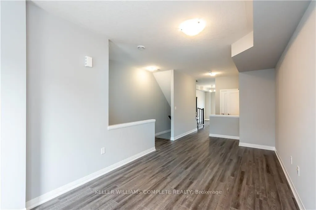 Photo 4 of 55 Aquarius Crescent, Hamilton, Stoney Creek Mountain — HOMEH