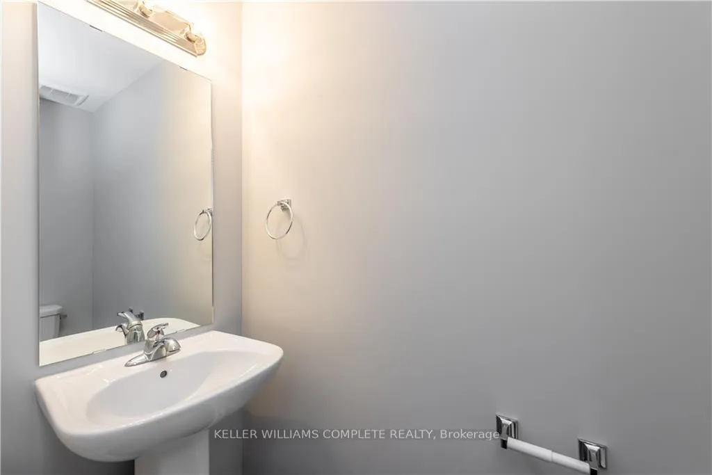 Photo 5 of 55 Aquarius Crescent, Hamilton, Stoney Creek Mountain — HOMEH