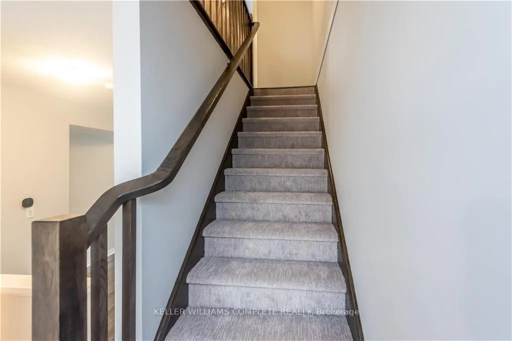 Photo 10 of 55 Aquarius Crescent, Hamilton, Stoney Creek Mountain — HOMEH