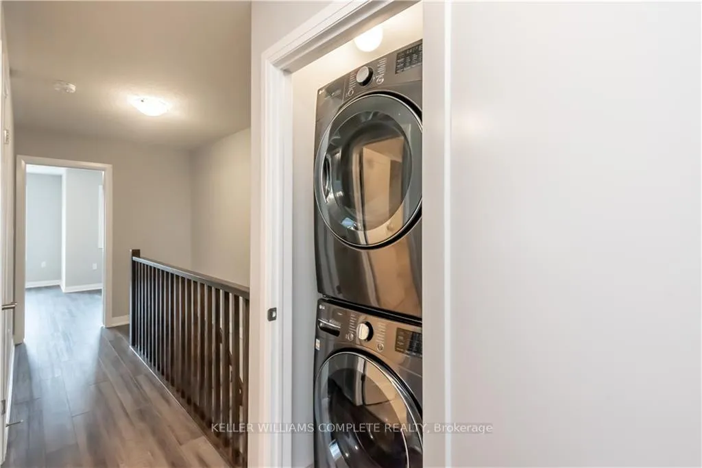 Photo 13 of 55 Aquarius Crescent, Hamilton, Stoney Creek Mountain — HOMEH
