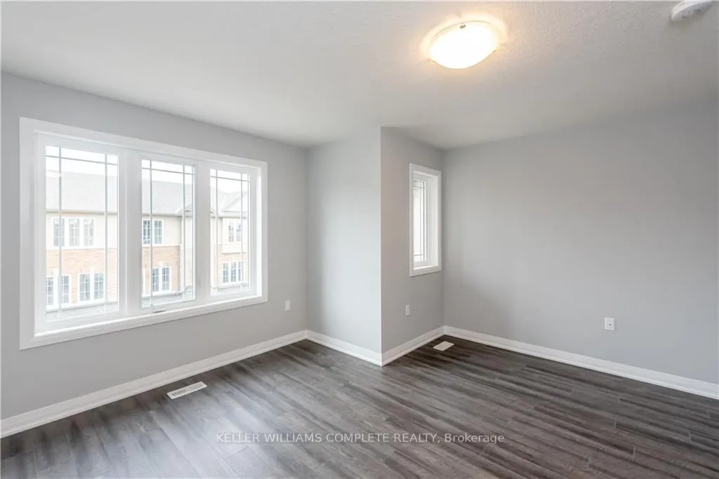 Photo 15 of 55 Aquarius Crescent, Hamilton, Stoney Creek Mountain — HOMEH