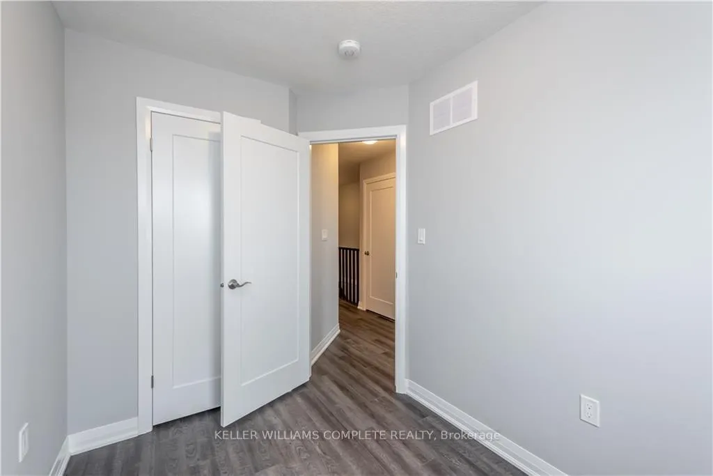Photo 21 of 55 Aquarius Crescent, Hamilton, Stoney Creek Mountain — HOMEH