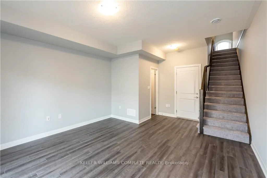 Photo 25 of 55 Aquarius Crescent, Hamilton, Stoney Creek Mountain — HOMEH