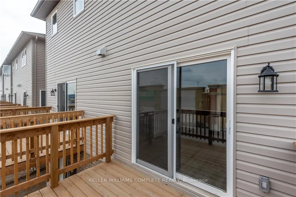 Photo 32 of 55 Aquarius Crescent, Hamilton, Stoney Creek Mountain — HOMEH