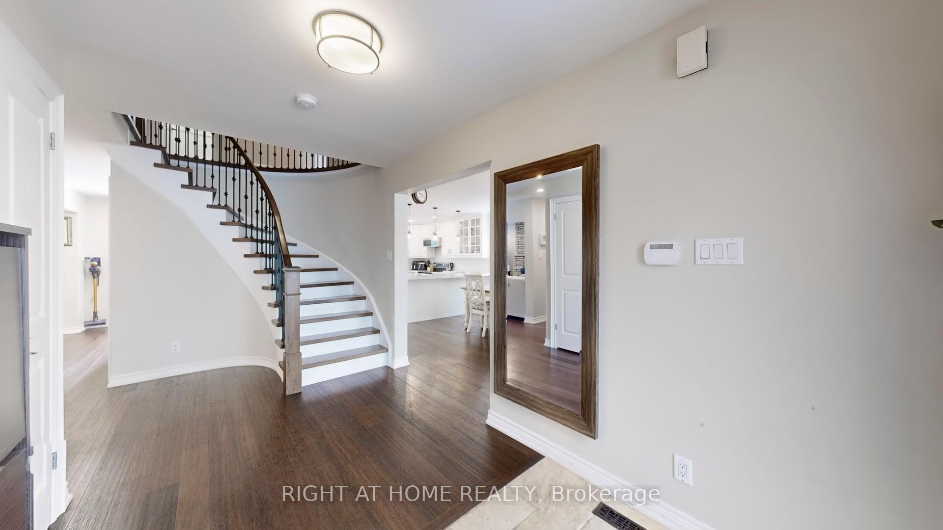 Photo 4 of 199 Biscayne Boulevard, Georgina, Keswick South — HOMEH