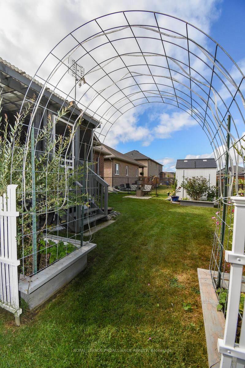 Photo 4 of 24 Kempton Avenue, Belleville, Thurlow Ward — HOMEH