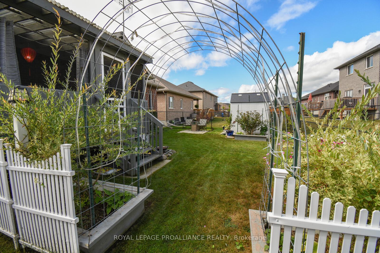 Photo 6 of 24 Kempton Avenue, Belleville, Thurlow Ward — HOMEH
