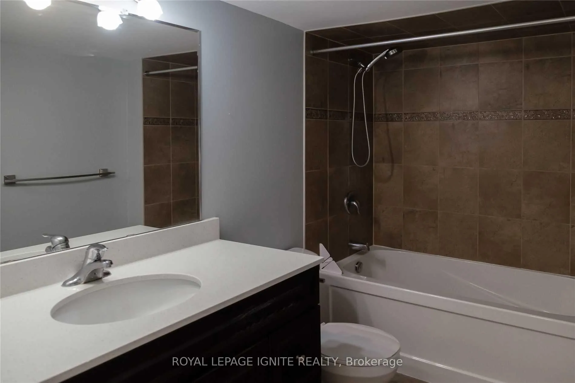 Photo 11 of Unit 36B, 15 Carere Crescent, Guelph, Victoria North — HOMEH