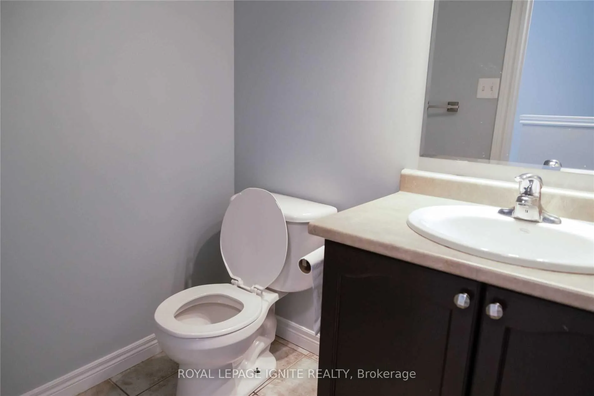 Photo 12 of Unit 36B, 15 Carere Crescent, Guelph, Victoria North — HOMEH