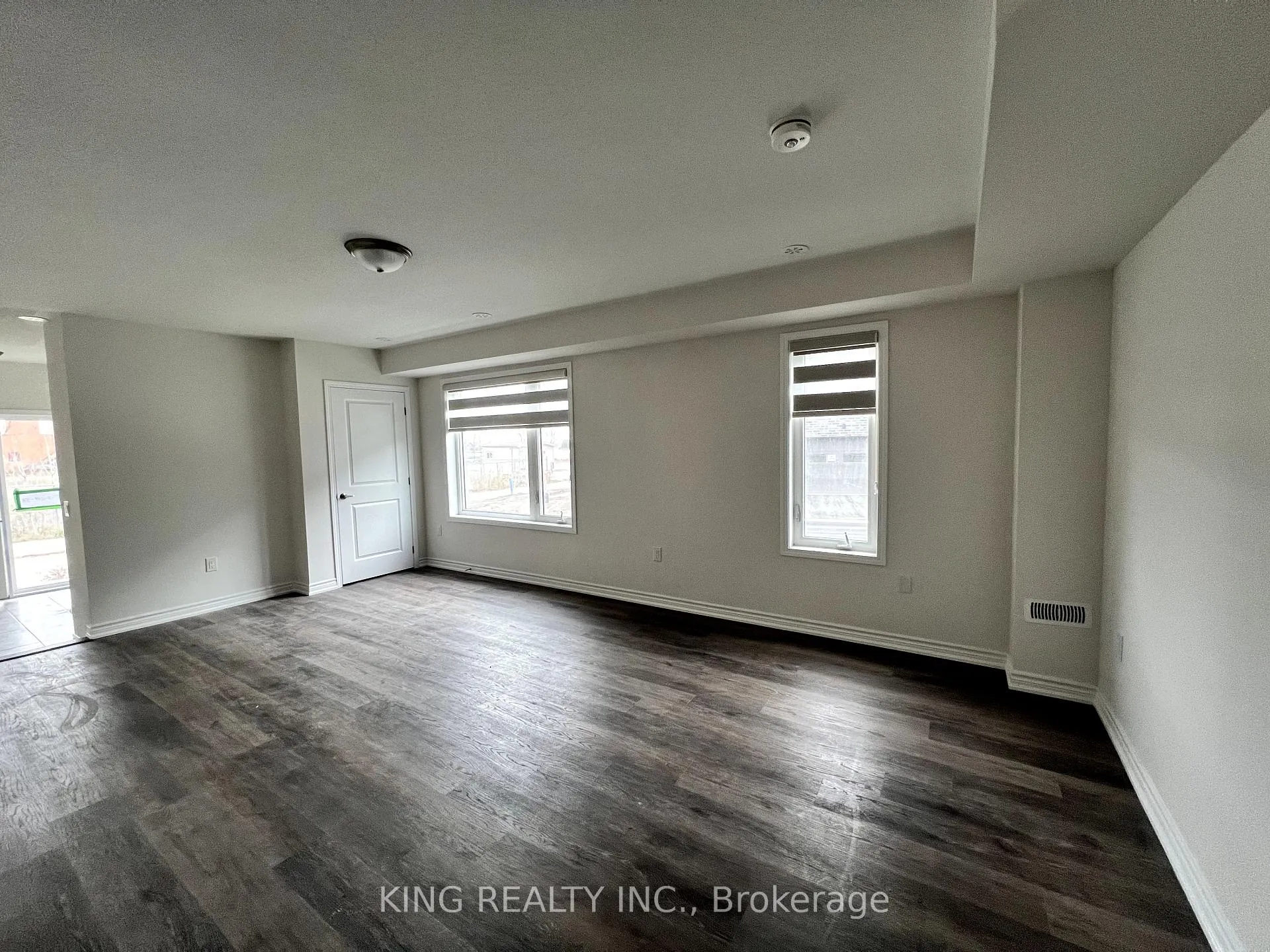 Photo 3 of 137 Colborne Street E, Orillia — HOMEH