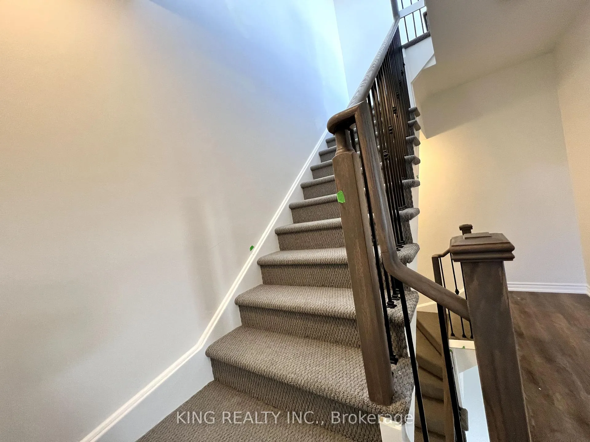 Photo 4 of 137 Colborne Street E, Orillia — HOMEH