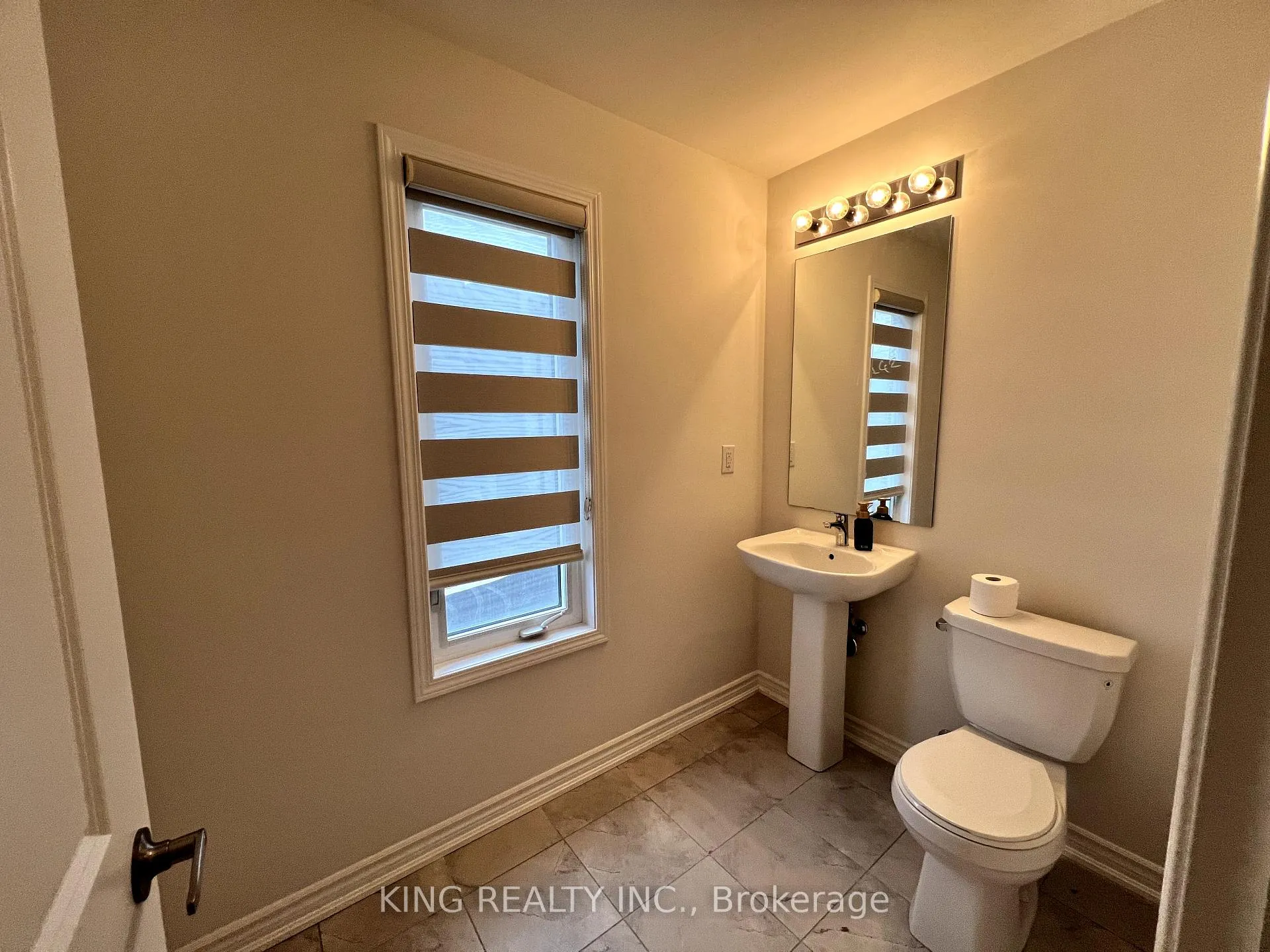 Photo 5 of 137 Colborne Street E, Orillia — HOMEH