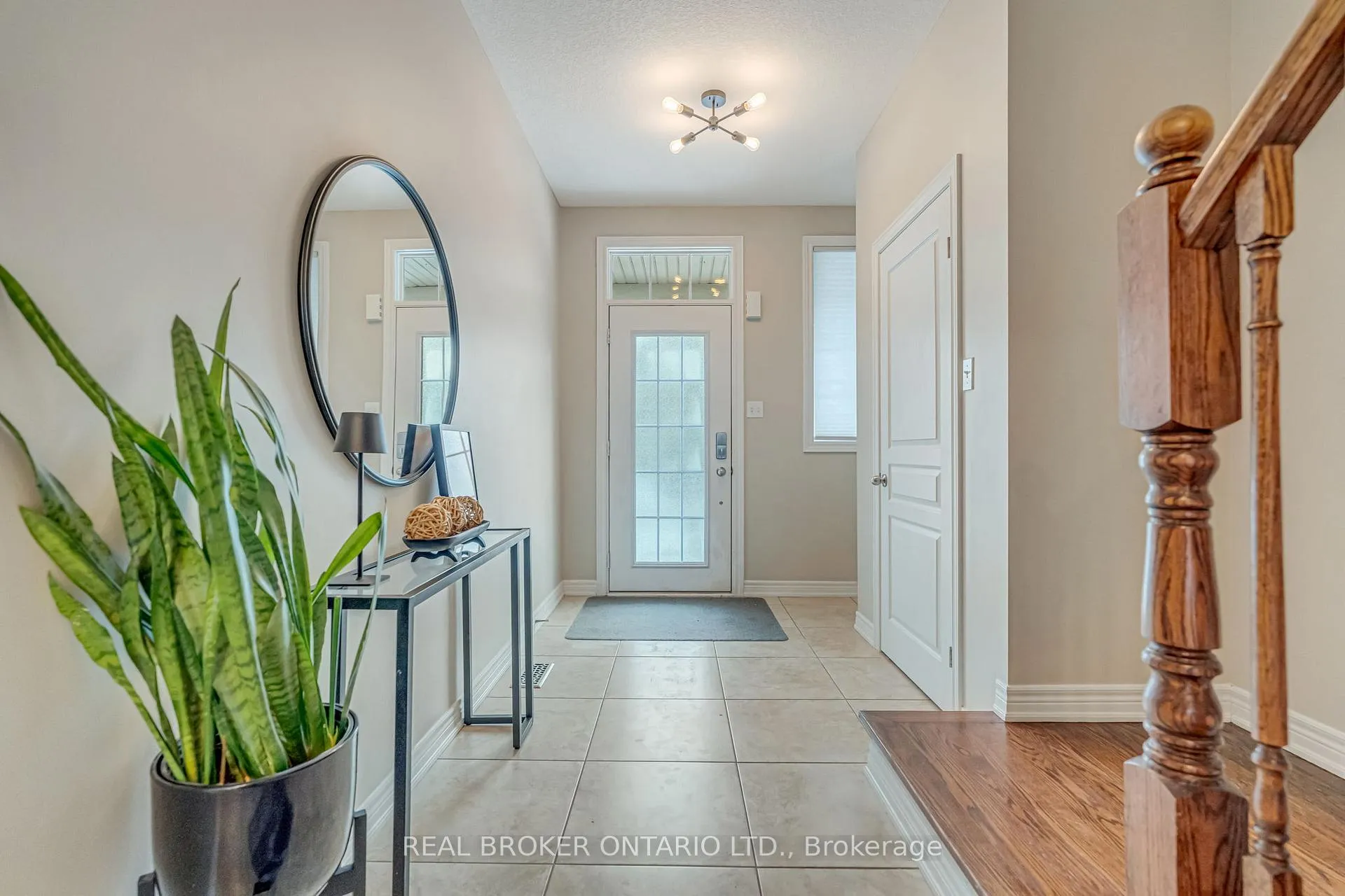 Photo 4 of 22 Forest Valley Crescent, Hamilton, Dundas — HOMEH