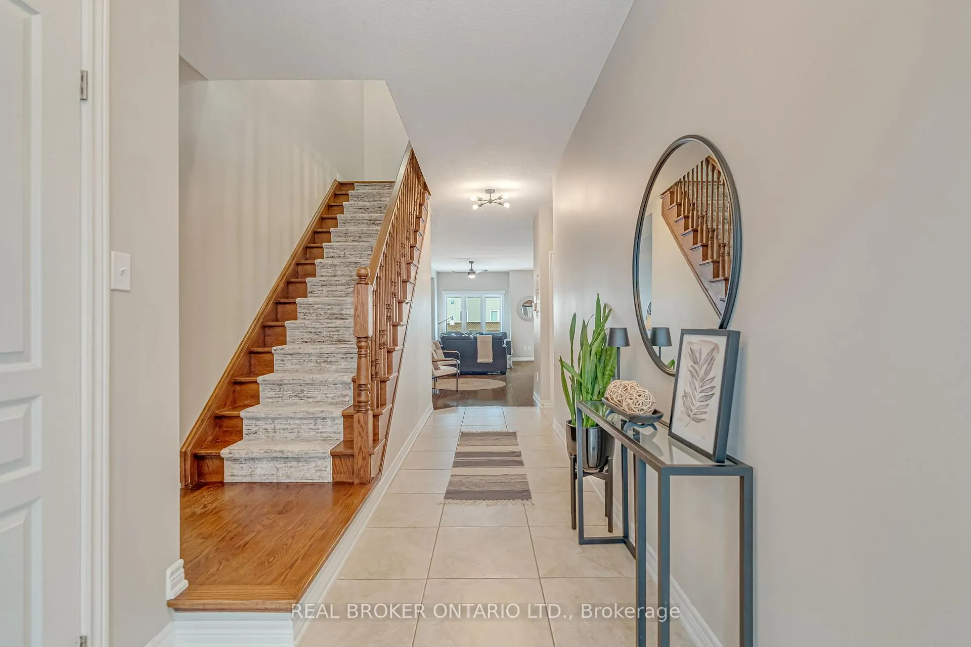 Photo 5 of 22 Forest Valley Crescent, Hamilton, Dundas — HOMEH