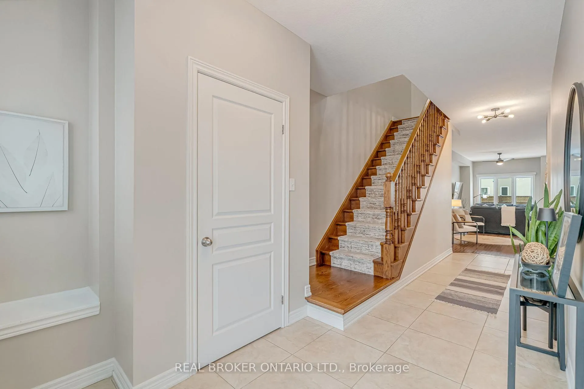 Photo 6 of 22 Forest Valley Crescent, Hamilton, Dundas — HOMEH