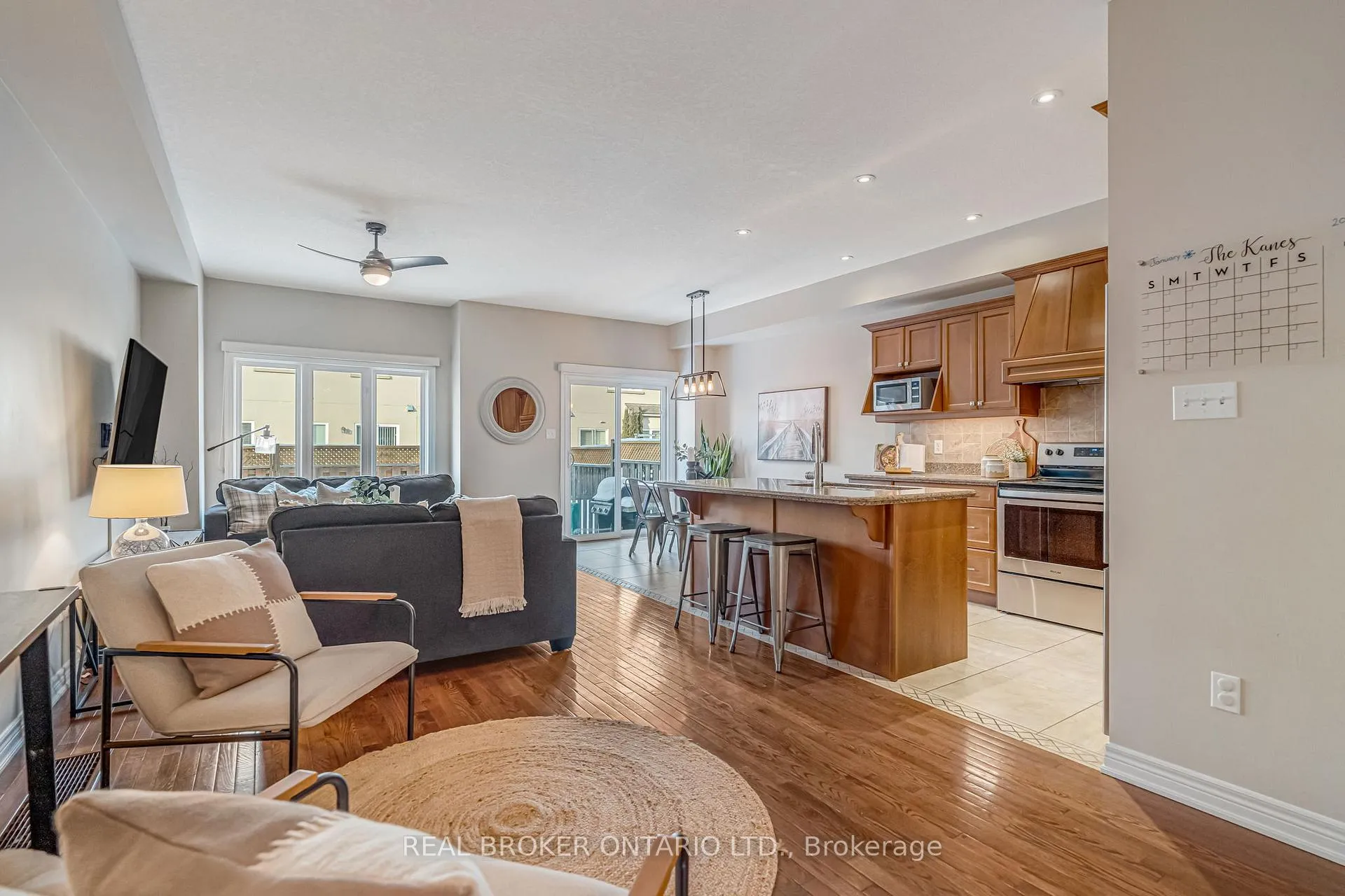 Photo 10 of 22 Forest Valley Crescent, Hamilton, Dundas — HOMEH