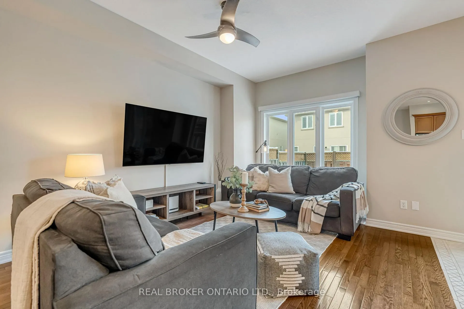 Photo 12 of 22 Forest Valley Crescent, Hamilton, Dundas — HOMEH