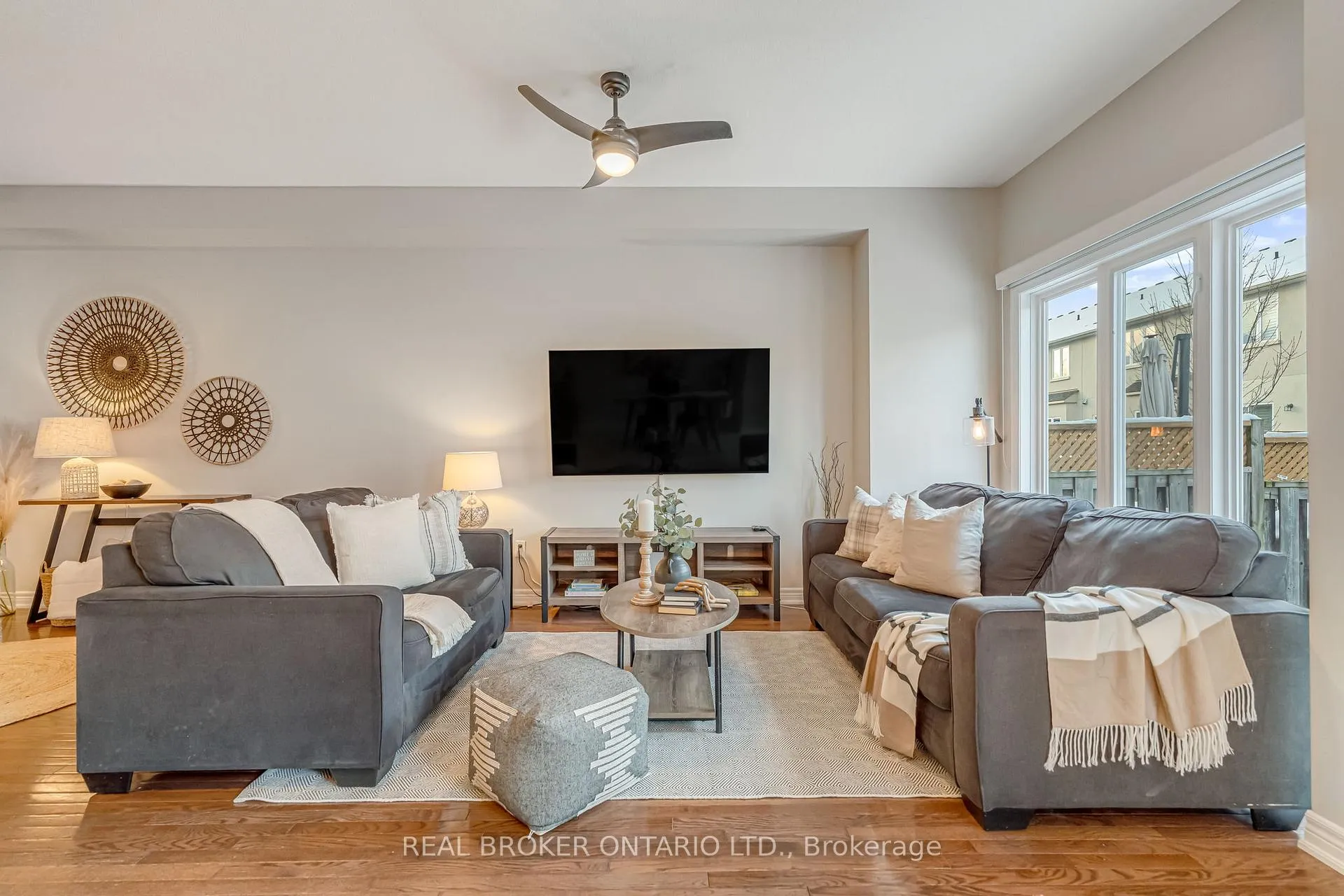 Photo 13 of 22 Forest Valley Crescent, Hamilton, Dundas — HOMEH