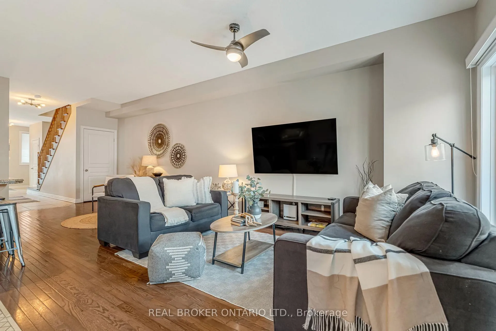 Photo 15 of 22 Forest Valley Crescent, Hamilton, Dundas — HOMEH
