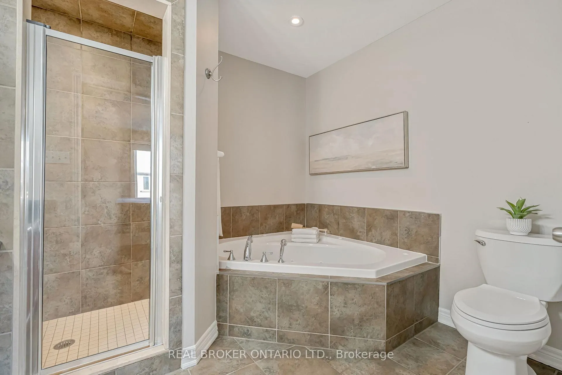 Photo 40 of 22 Forest Valley Crescent, Hamilton, Dundas — HOMEH