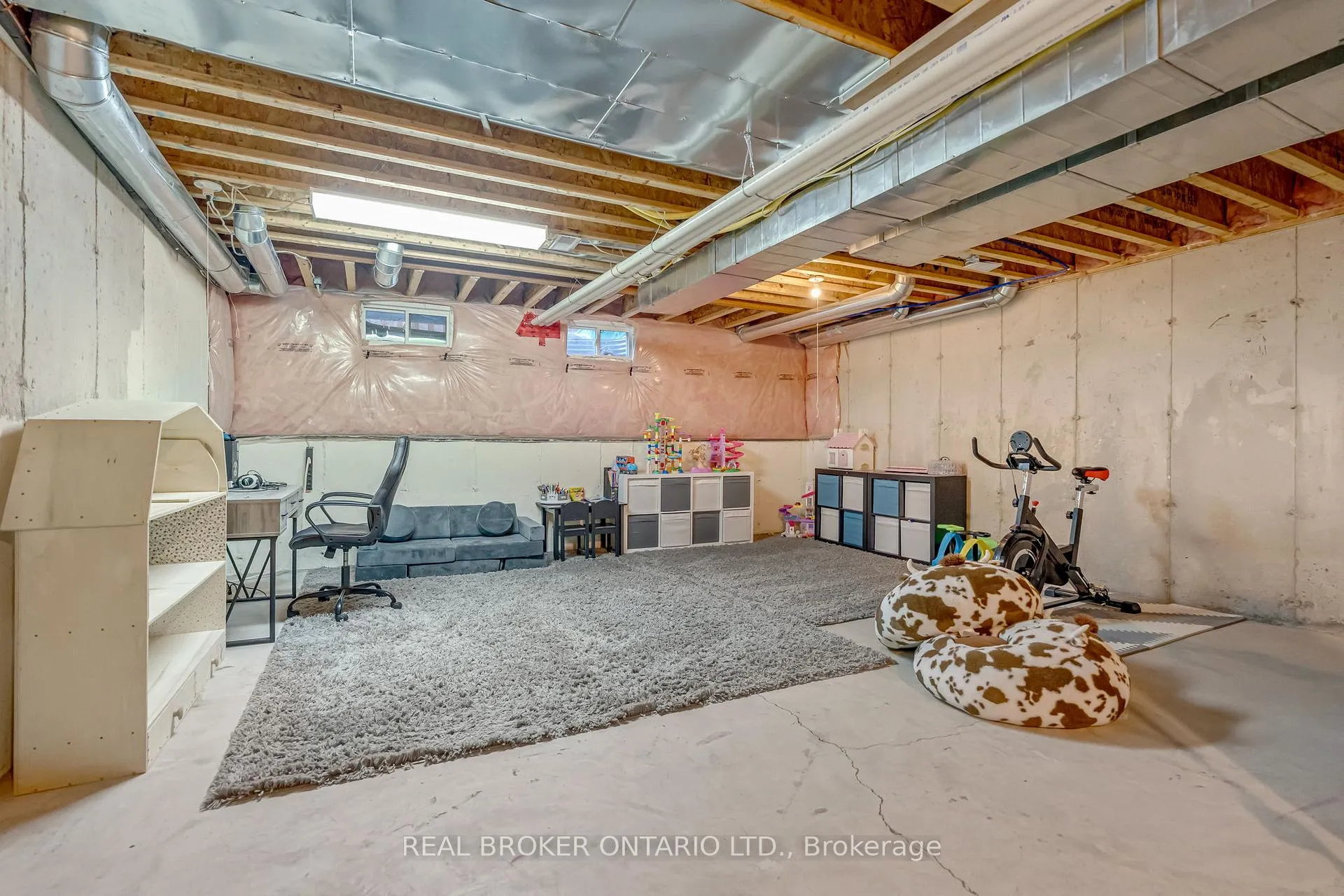 Photo 43 of 22 Forest Valley Crescent, Hamilton, Dundas — HOMEH