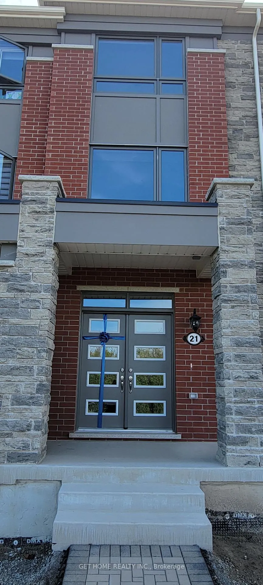 Photo 1 of 21 Summer Wind Lane, Brampton, Northwest Brampton — HOMEH
