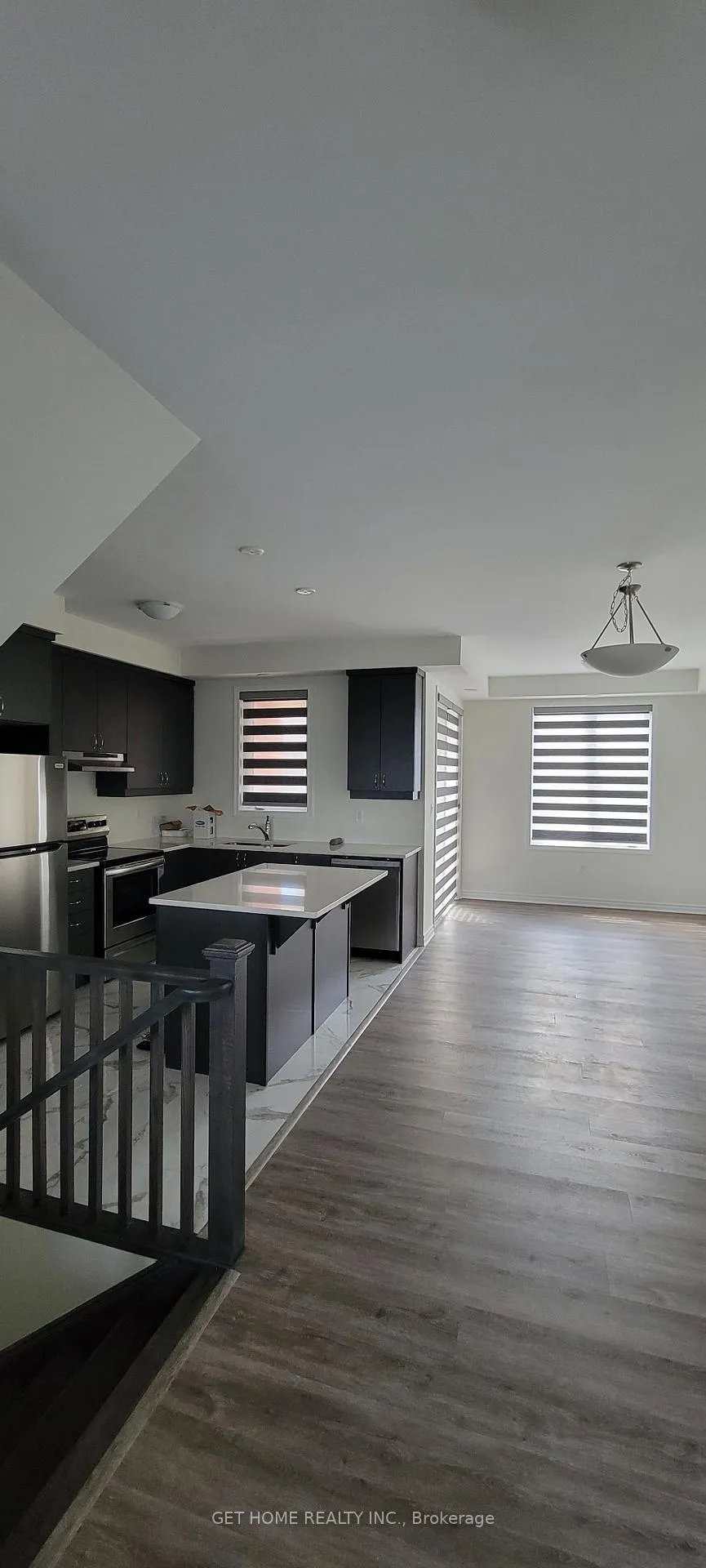 Photo 4 of 21 Summer Wind Lane, Brampton, Northwest Brampton — HOMEH