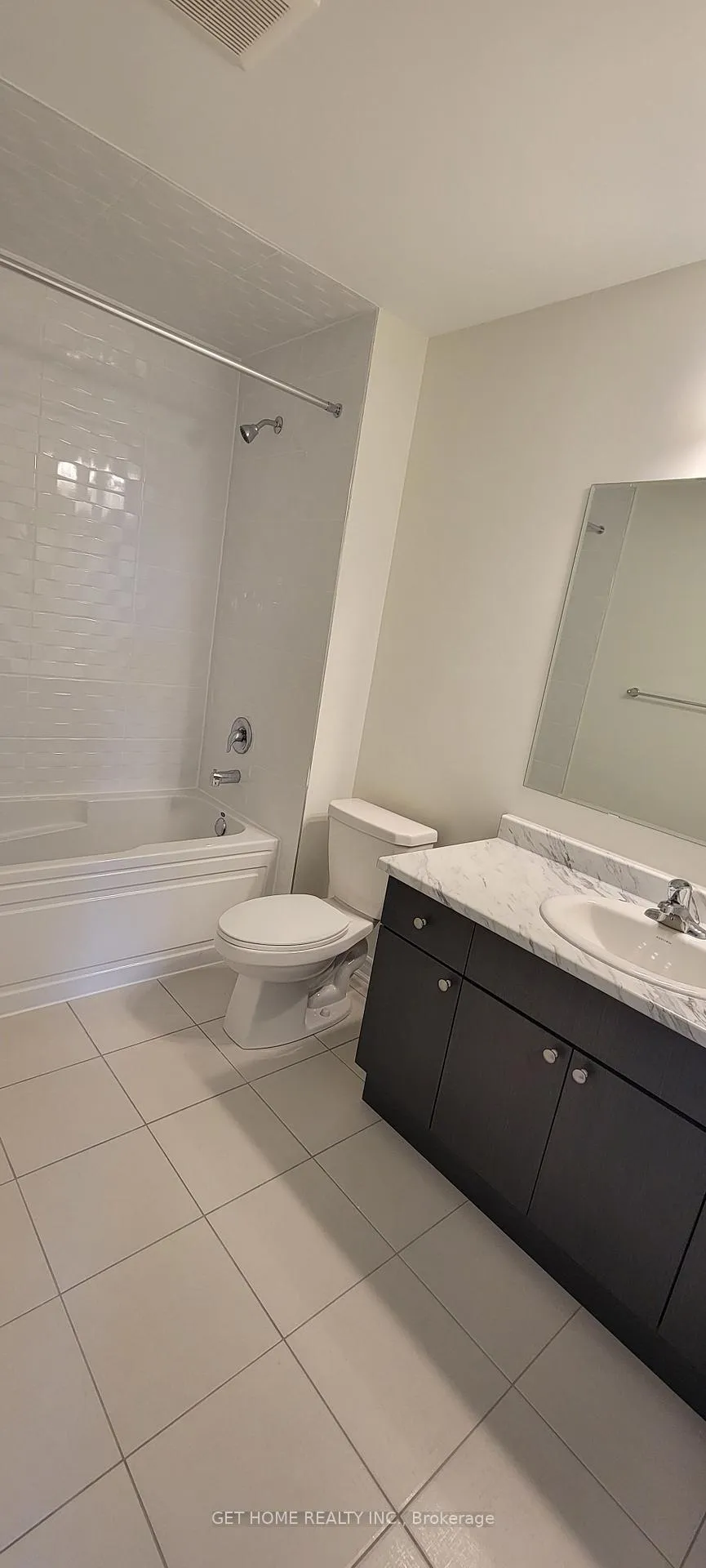Photo 12 of 21 Summer Wind Lane, Brampton, Northwest Brampton — HOMEH