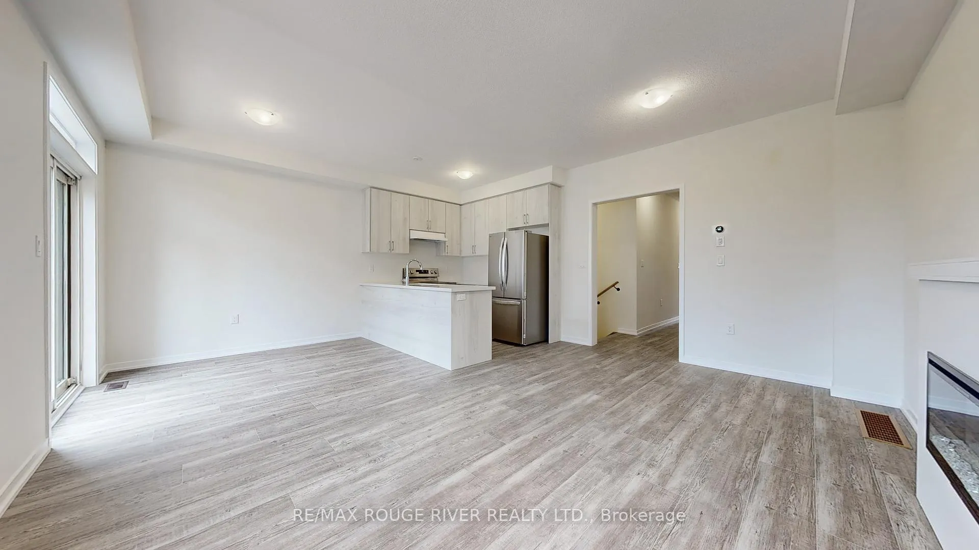 Photo 6 of 1532 Wheatcroft Drive, Oshawa, Kedron — HOMEH