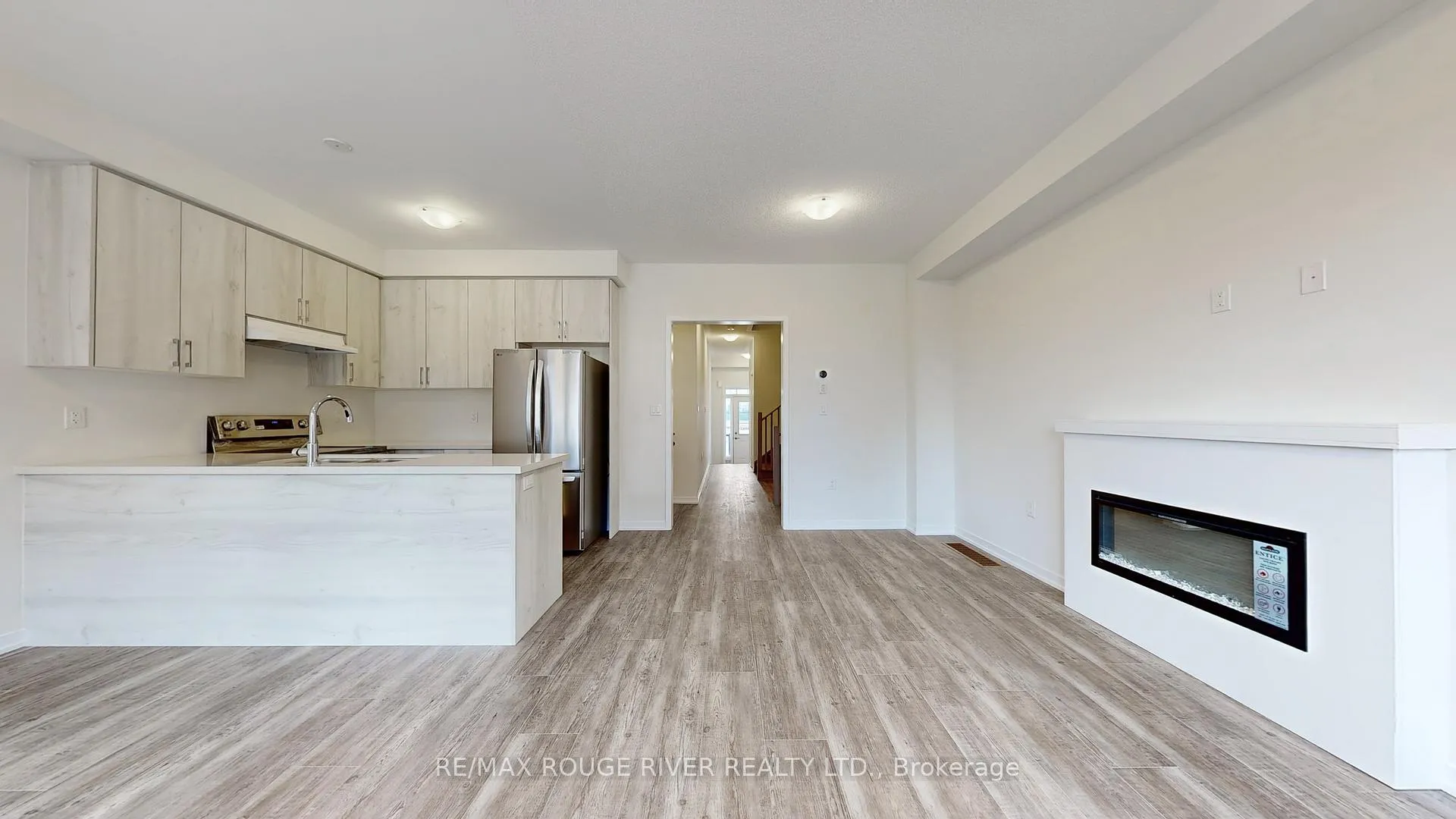 Photo 7 of 1532 Wheatcroft Drive, Oshawa, Kedron — HOMEH