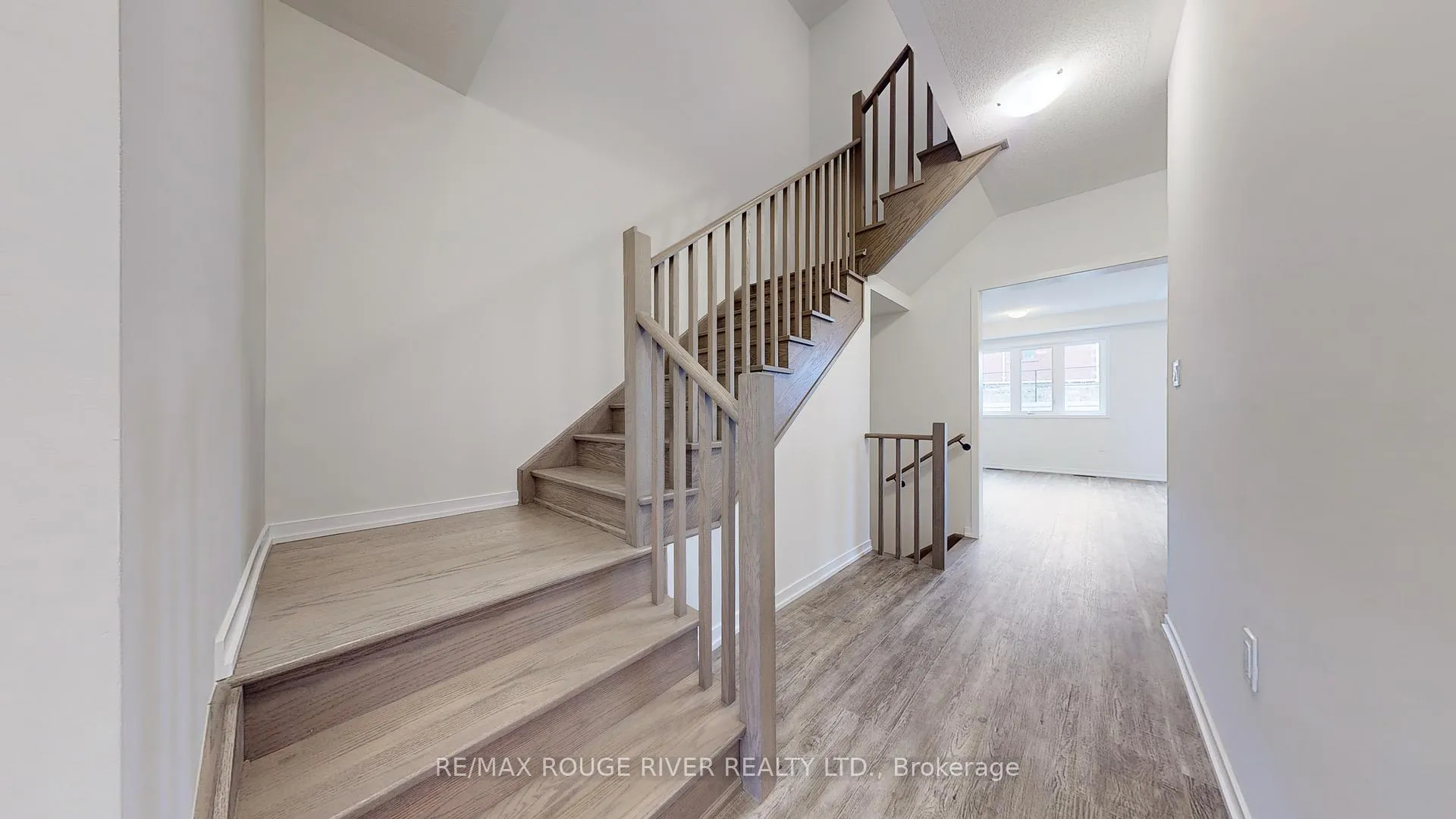 Photo 12 of 1532 Wheatcroft Drive, Oshawa, Kedron — HOMEH