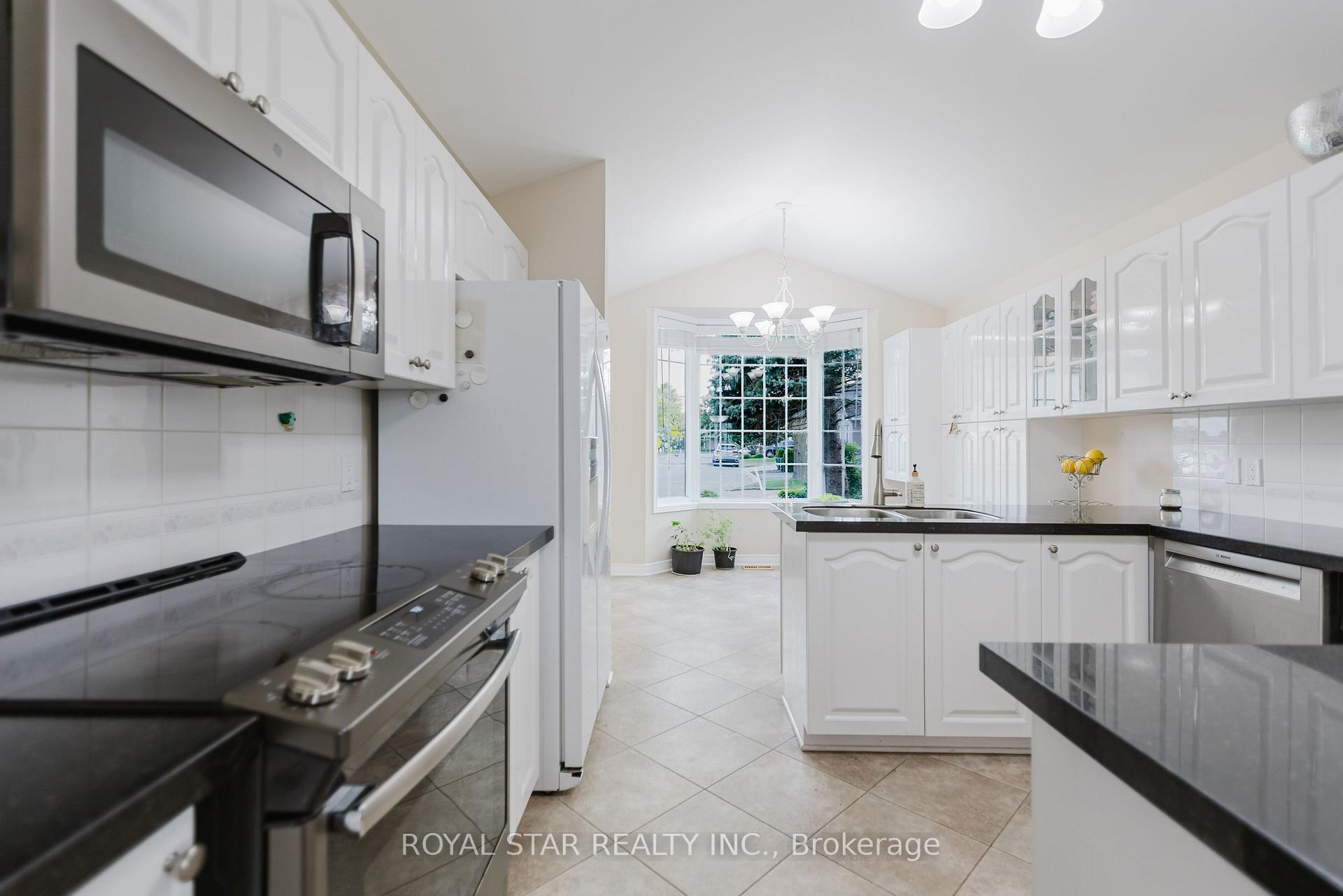 Photo 8 of 17 Settler's Ridge Way, Ottawa, Barrhaven - Longfields — HOMEH