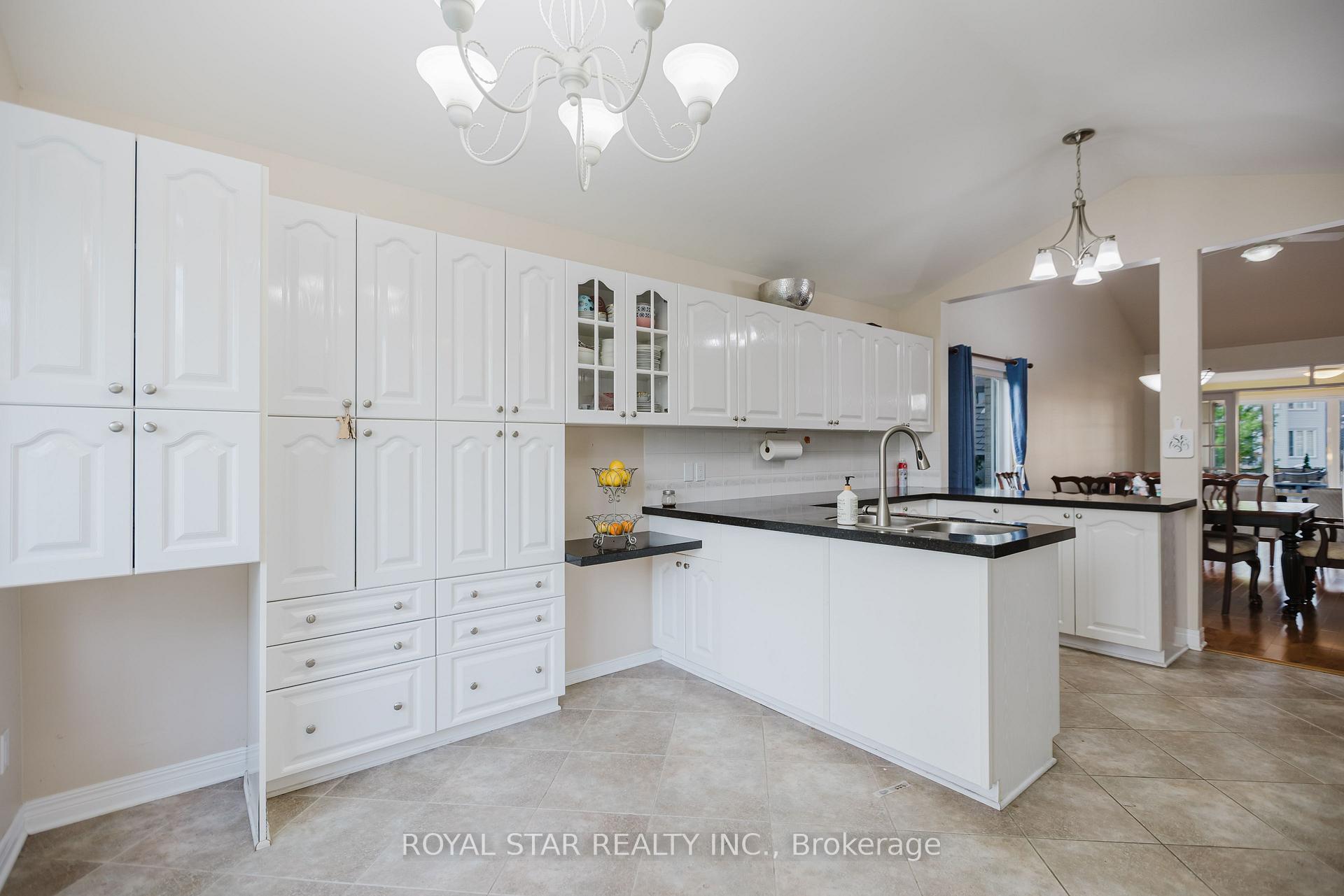 Photo 11 of 17 Settler's Ridge Way, Ottawa, Barrhaven - Longfields — HOMEH