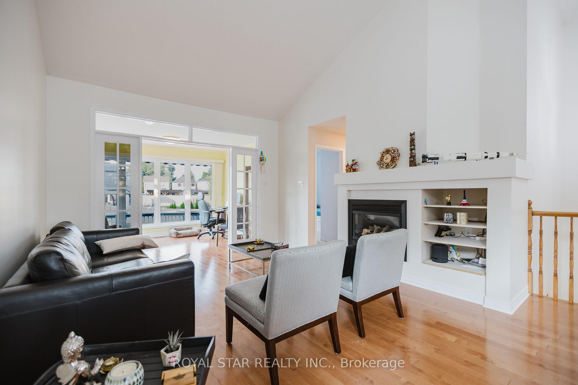 Photo 13 of 17 Settler's Ridge Way, Ottawa, Barrhaven - Longfields — HOMEH