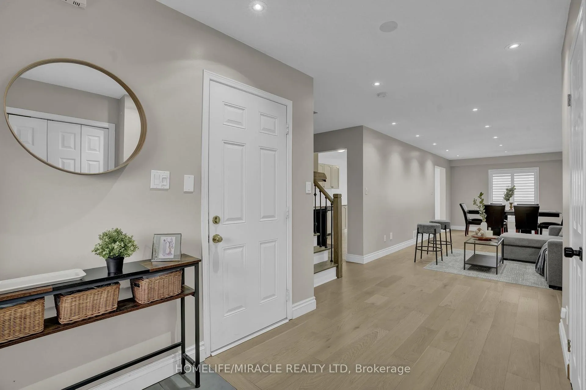 Photo 6 of 8 Meadow Wood Crescent, Hamilton, Stoney Creek Mountain — HOMEH