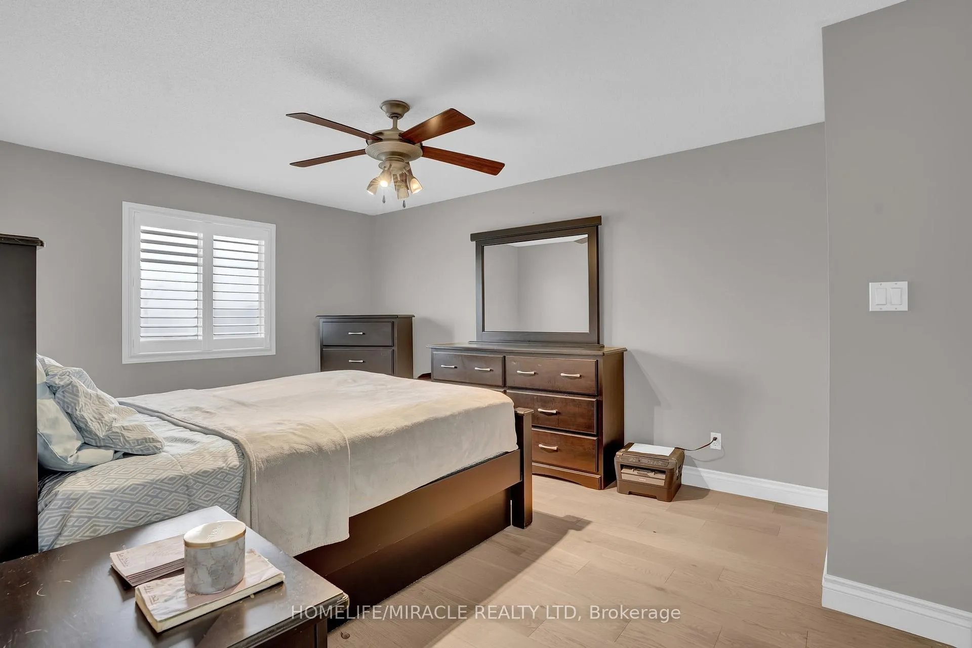 Photo 15 of 8 Meadow Wood Crescent, Hamilton, Stoney Creek Mountain — HOMEH