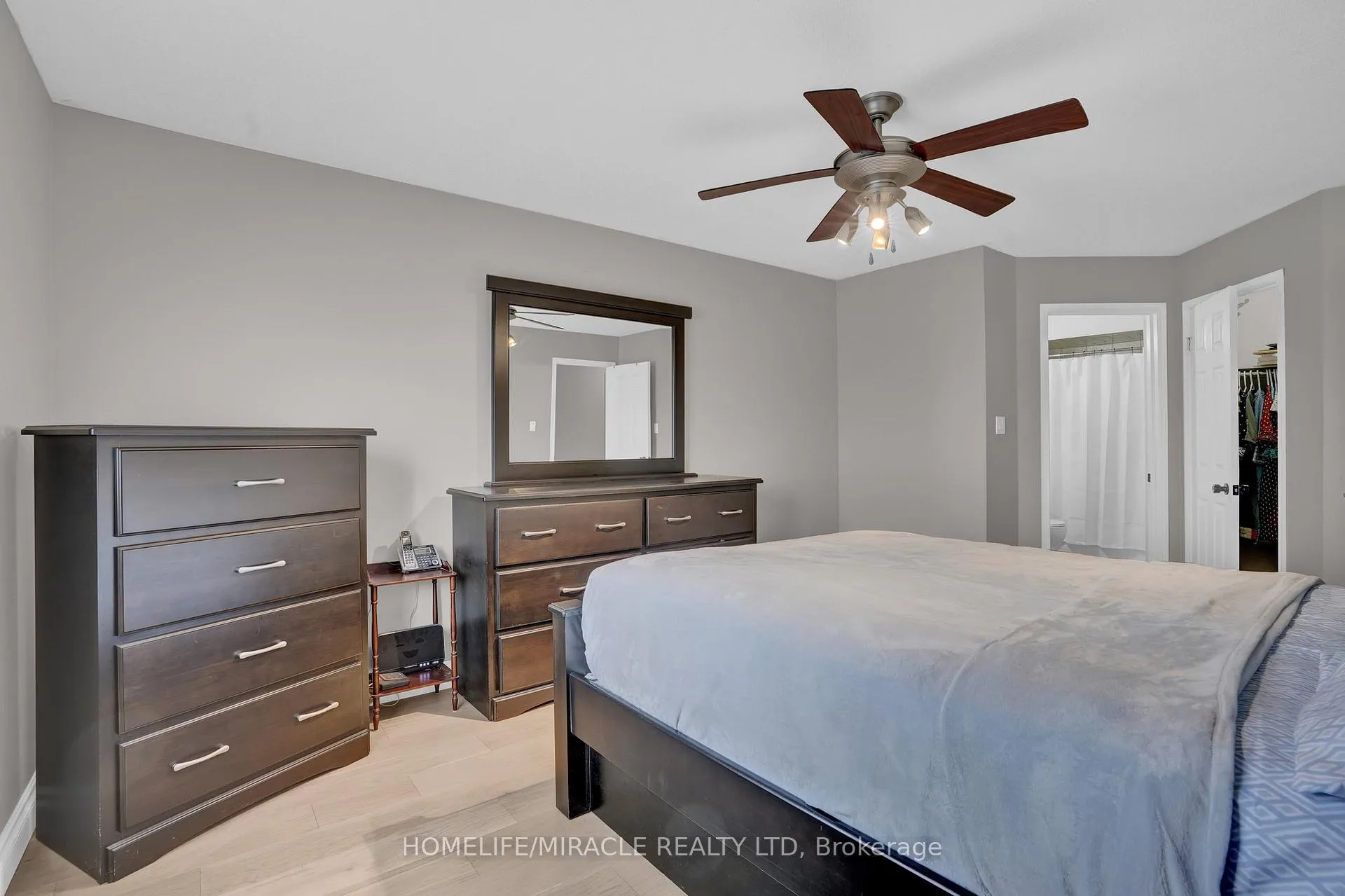 Photo 17 of 8 Meadow Wood Crescent, Hamilton, Stoney Creek Mountain — HOMEH