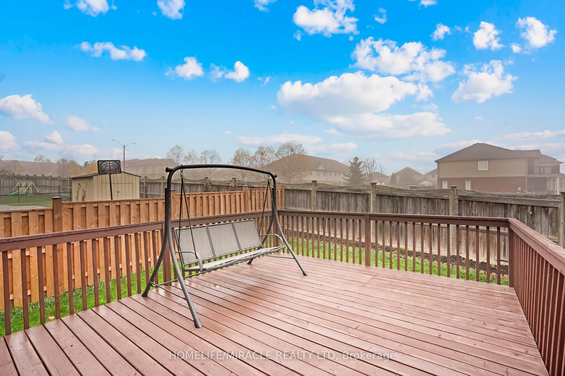 Photo 32 of 8 Meadow Wood Crescent, Hamilton, Stoney Creek Mountain — HOMEH