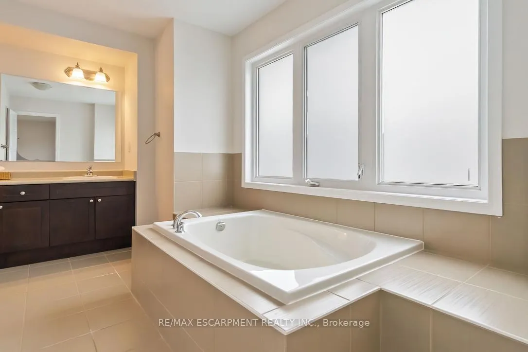 Photo 31 of 255 Monaghan Crescent, Milton, Willmott — HOMEH